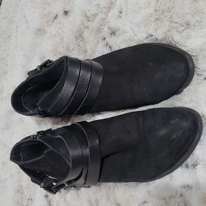 Black Steve Madden Sz 9 Suede Booties